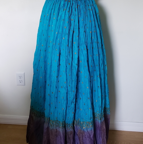 CLOTHES - Picture 3 of 4